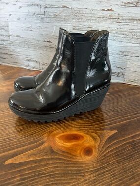 FLY LONDON Shiny YAT Booties
